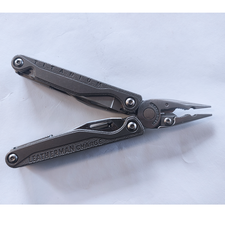 OUTLET LEATHERMAN Multitool Charge Plus TTI  mit austauschbaren Drahtschneidern