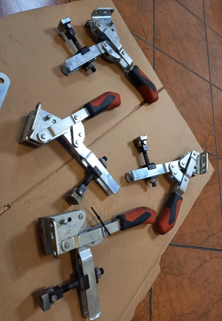 OUTLET Vertikale Schnellspannklemme mit horizontalem Fuß AMF 6800-5