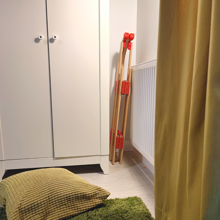 KLAPPBARER HOLZSCHLITTEN Zuggriff + Seil ökologischer Anstrich Metallkufen ROT und Blau