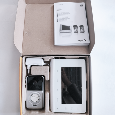 Somfy Videotürsprechanlage V300 zur Zutrittskontrolle Farbbildschirm Farbdisplay
